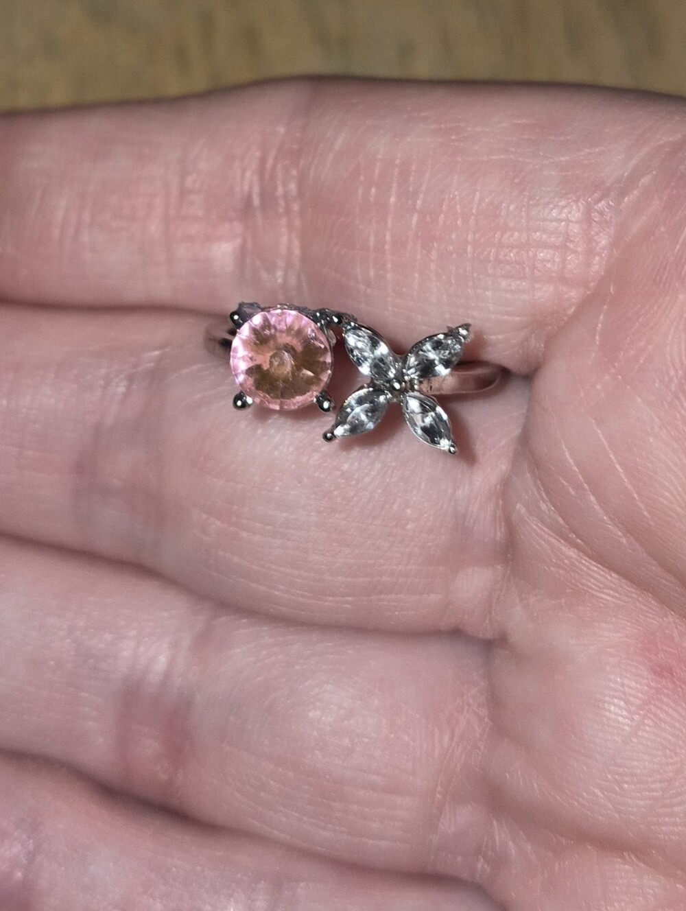 Silver Tone Rhinestone X And O Ring Size 5
